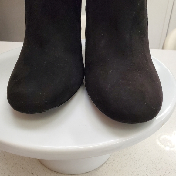 Nine West Black Suede Ankle Boots -Size 10 - Picture 7 of 7